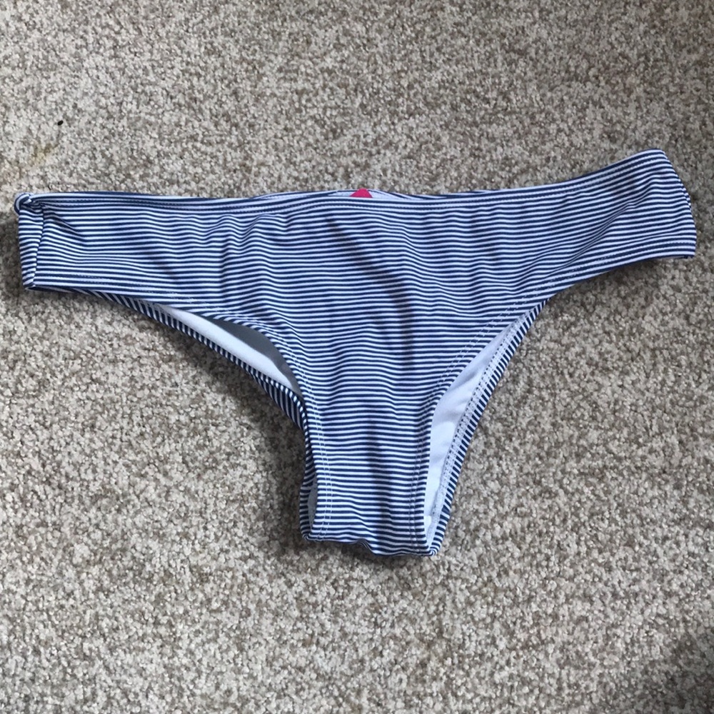 Cheeky bikini bottoms